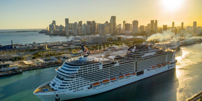 bahamas cruise from miami - enjoy the best cruises from Florida to Bahamas. Our guide to best cruises from Miami and cruises leaving from Miami to Bahamas Islands.